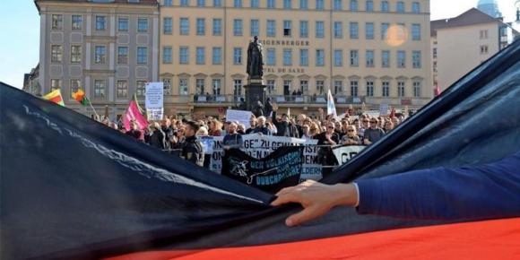 42 1 Tai Dresden Phong Trao Pegida Bieu Tinh Voi Hang Ngan Nguoi Phan Doi No