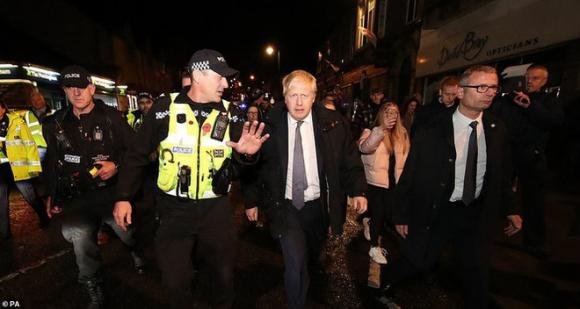 42 4 Tham Vung Lut Thu Tuong Anh Hang Hai Cam Choi Lau Nha