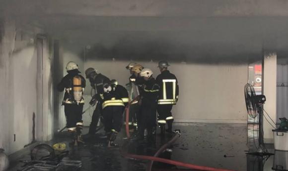 42 2 Chay Du Doi Tai Tang Ham Biet Thu Chua Nhieu Oto Sang Cua Dai Gia Thep Nhieu Tai San Bi Thieu Rui