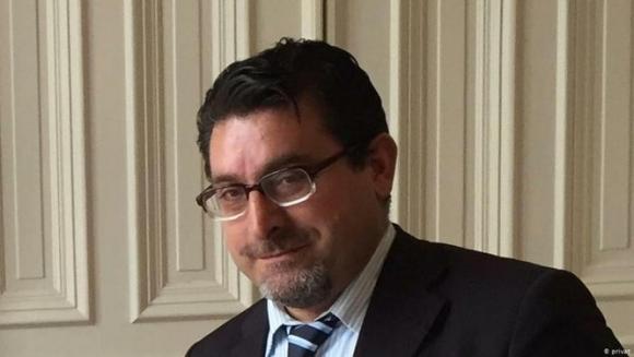 42 2 Phuong Tay Boi Roi Va Vo Ke Kha Thi Trong Van De Hoi Huong Nhung Nguoi Ung Ho Is