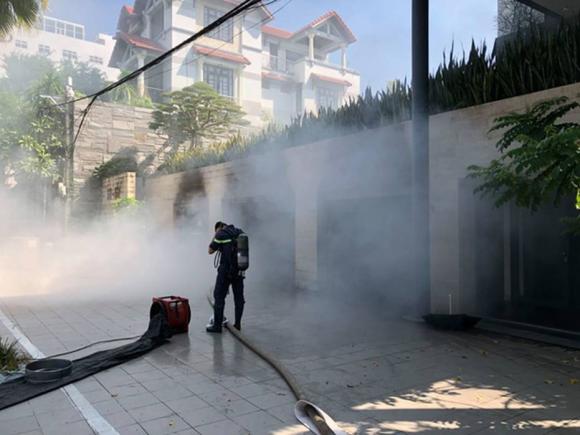 42 4 Chay Du Doi Tai Tang Ham Biet Thu Chua Nhieu Oto Sang Cua Dai Gia Thep Nhieu Tai San Bi Thieu Rui