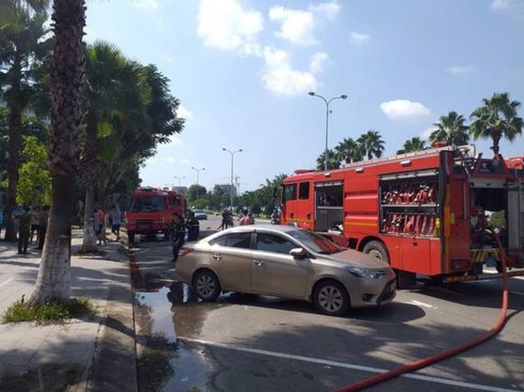 42 6 Chay Du Doi Tai Tang Ham Biet Thu Chua Nhieu Oto Sang Cua Dai Gia Thep Nhieu Tai San Bi Thieu Rui