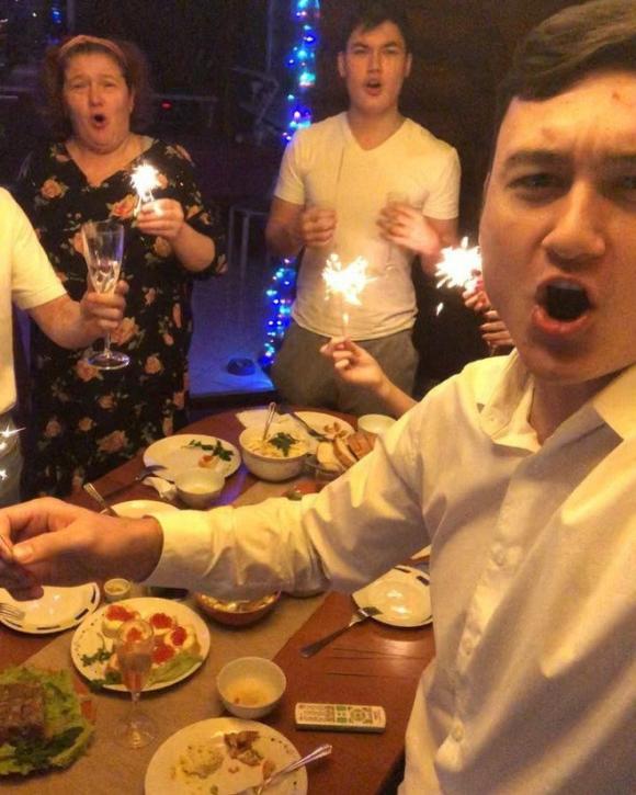 42 4 He Lo Mon Banh Dac Biet Khien Me Dang Van Lam Bat Khoc Mang Ra San Bay Cho Con Trai