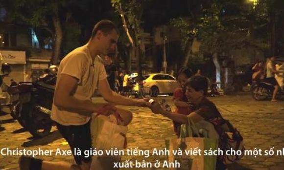 42 1 Thay Giao Nguoi Anh Nua Dem Phat Com Cho Nguoi Vo Gia Cu Ha Noi