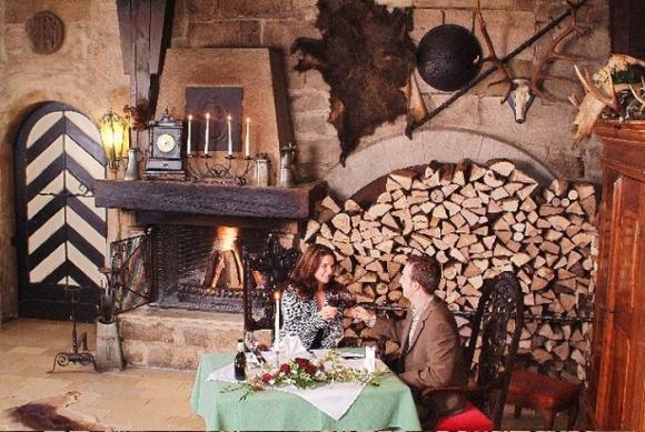 42 8 Top Nhung Khach San Doc La Nhat Tai Duc