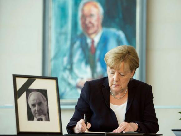 42 16 Cuoc Song Thuong Nhat Cua Nu Thu Tuong Duc Quyen Luc Nhat The Gioi