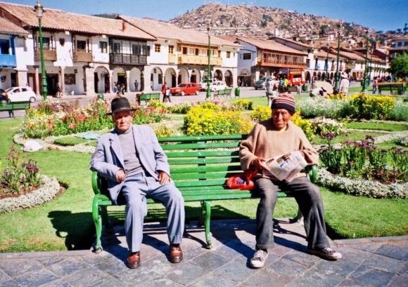 Tỷ phú Lý Gia Thành: Không muốn nghèo, hãy khắc cốt 20 chân lý đúng trên mọi nẻo đường đời