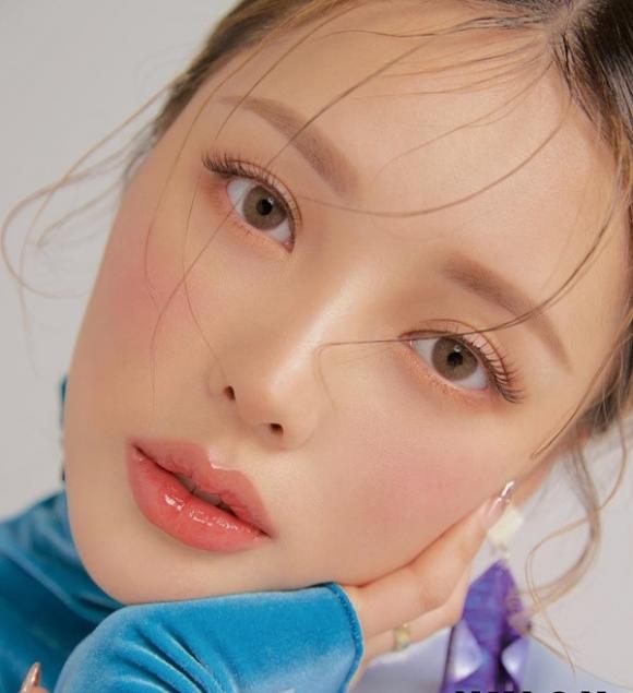 42 2 Phong Cach Trang Diem Doc Dao Cho Dem Noel Noi Bat