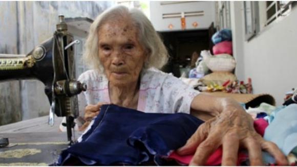 42 1 Cu Ba 93 Tuoi O Tay Ninh Suot 40 Nam Tham Lang May Chan Tang Nguoi Ngheo