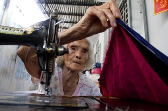 42 2 Cu Ba 93 Tuoi O Tay Ninh Suot 40 Nam Tham Lang May Chan Tang Nguoi Ngheo