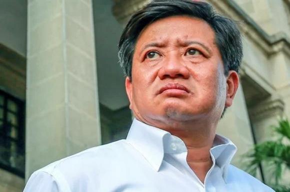 42 1 Ong Doan Ngoc Hai Ban Dien Thoai Dong Ho Hang Hieu Lo Cho Nguoi Vo Gia Cu