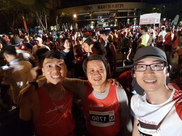 42 4 Ong Doan Ngoc Hai Ban Dien Thoai Dong Ho Hang Hieu Lo Cho Nguoi Vo Gia Cu