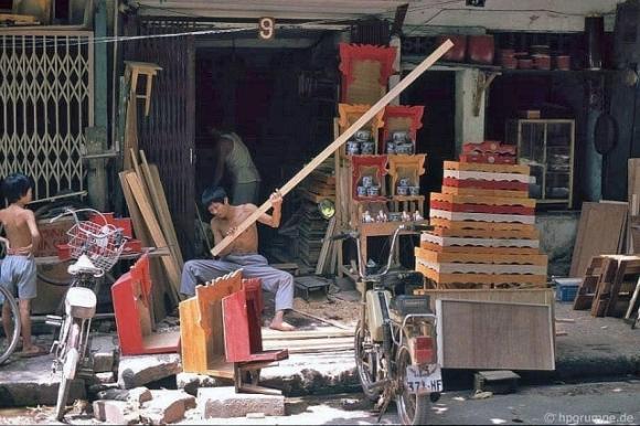 42 12 Nhip Song Ha Noi Nhung Nam 90 Qua Ong Kinh Cua Nhiep Anh Gia Nguoi Duc