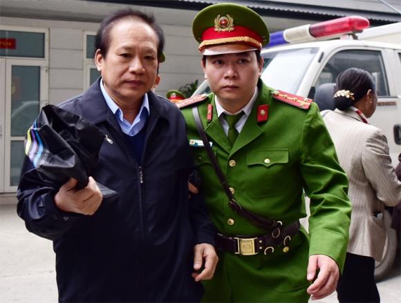 42 2 Ong Nguyen Bac Son Nhan An Chung Than Pham Nhat Vu Bi Tuyen 3 Nam Tu