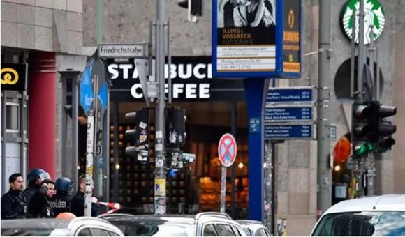 42 1 Canh Sat Duc Da Kiem Soat Duoc Tinh Hinh Sau Vu No Sung Tai Berlin