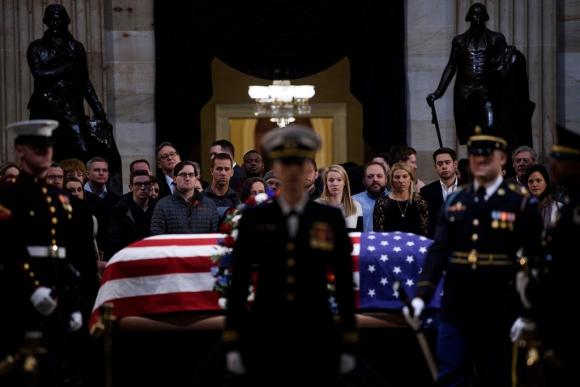 42 10 Tu Obama Den Trump   Thap Ky Chan Dong Nuoc My