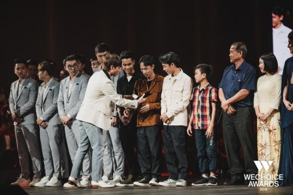 42 3 Cu Ba Do Thi Mo Nguoi Nang Nac Xin Ra Khoi Ho Ngheo Lot Top 10 Nhan Vat Truyen Cam Hung Wechoice Awards 2019