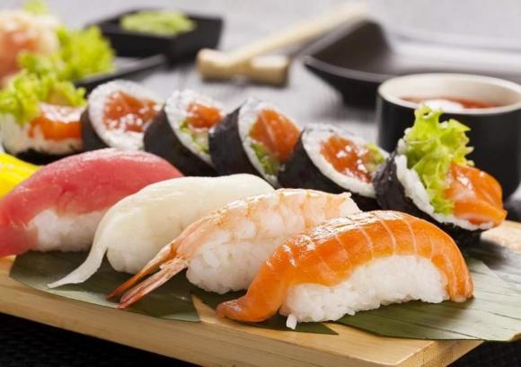 Mối nguy hiểm có thể gặp khi ăn sushi cá sống