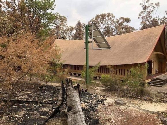 42 8 Dieu Ky Dieu Khi Ngoi Chua Con Nguyen Ven Trong Dam Chay Rung O Uc