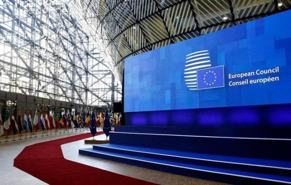 42 1 Chau Au Tung Them Don Vao Nga Ve Crimea