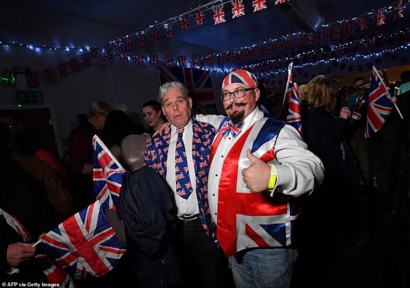 42 17 Dan Anh An Mung Khi Dat Nuoc Chinh Thuc Roi Eu