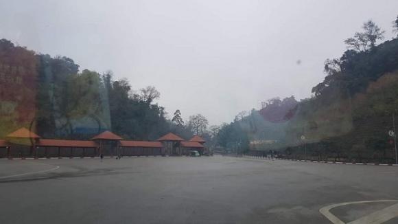 42 3 Hang Dai Nguoi Tu Trung Quoc Xep Hang Tai Cua Khau Bien Gioi