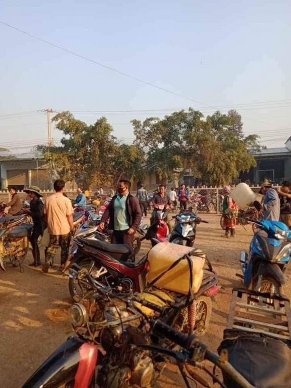 42 4 Do Xo Di Mua Xang Tich Tru Vi Nghe Don Giam Gia May Ngay Roi Dong Cua