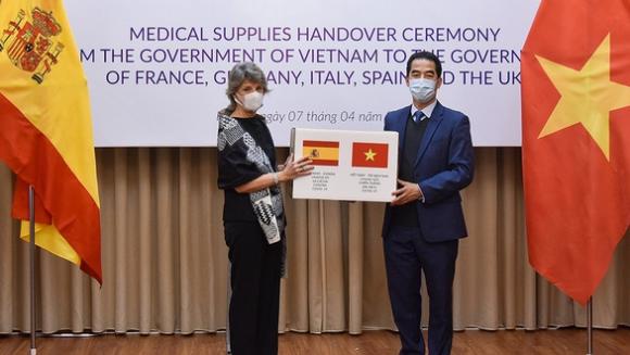 42 1 Khau Trang Viet Nam Toa Ra The Gioi