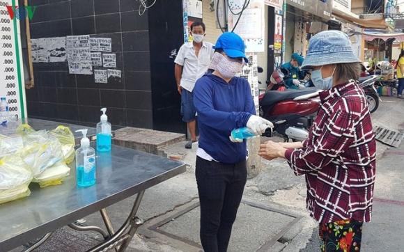 42 2 Nhung Viec Lam Dam Tinh Nguoi Trong Dai Dich Covid 19