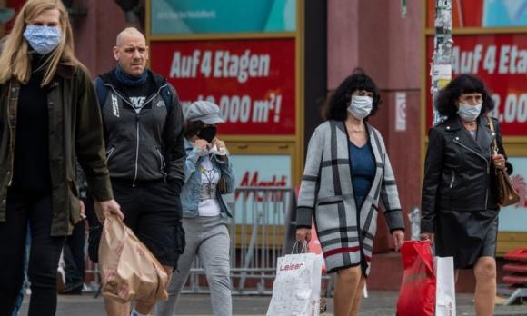 42 1 So Ca Nhiem Va Tu Vong Vi Covid 19 O Duc Tang Nhe