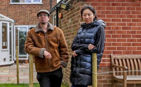 42 2 Cong Dan Anh Hoi Huong Tu Vu Han Cam Thay Minh Da Tranh Vo Dua Gap Vo Dua Le Ra Toi Khong Nen Roi Tq