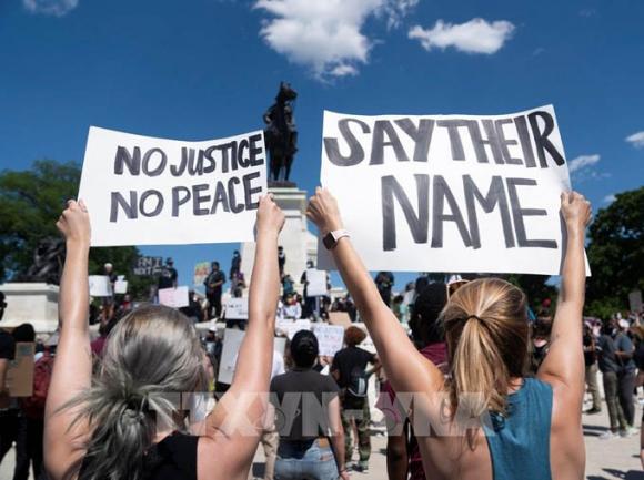 42 2 Bieu Tinh Tai Canada Anh Va Duc Lien Quan Den Vu Cong Dan Da Mau George Floyd O My