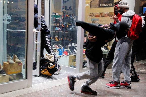 42 8 Nuoc My Nhung Dem Chim Trong Bao Loan