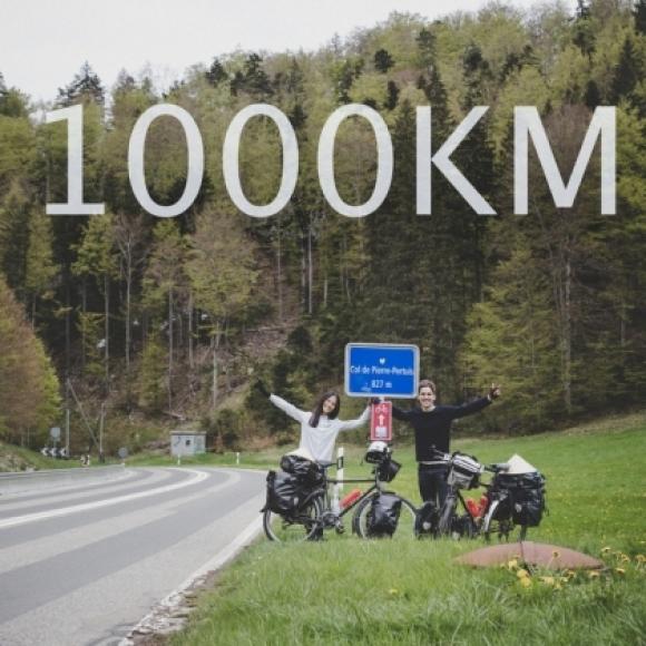 42 7 Chong Phap Vo Viet Cung Dap Xe Tu Nha Anh Toi Nha Em 16000 Km Va Hanh Trinh Yeu Thuong Mang Ten Non La