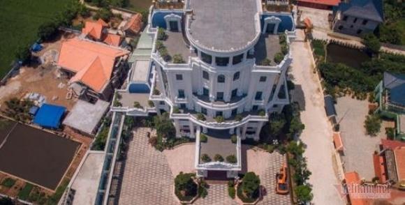 42 3 Dai Gia Ngo Van Phat Duoc Xac Dinh La Ong Trum Mua Ban Hoa Don