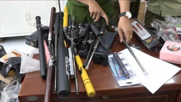 42 1 Kho Vu Khi Khung An Nau Trong Cua Hang Tui Xach O Tphcm