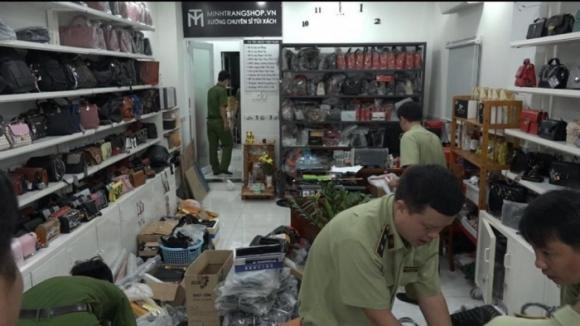 42 2 Kho Vu Khi Khung An Nau Trong Cua Hang Tui Xach O Tphcm