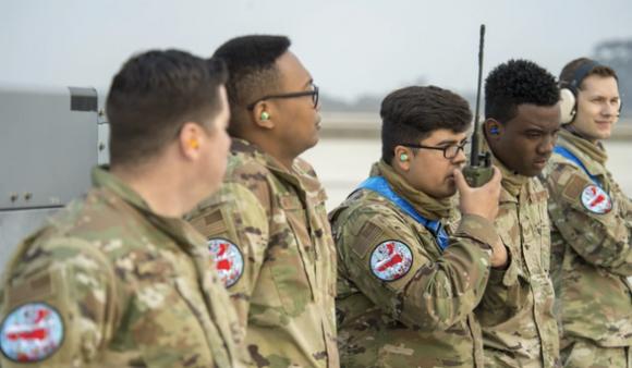 42 2 Phu Hieu Tren Quan Phuc Tap Tran Cua Linh My Lam Trung Quoc Noi Doa