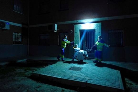 42 1 Chau Au Doi Mat Voi Lan Song Covid 19 Kinh Hoang Nhat Ho Da Tu Bop Nat Co Hoi Cua Chinh Minh Trong He Vua Qua