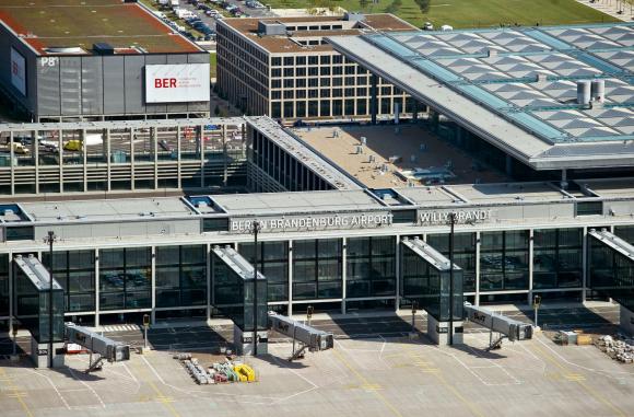 42 1 San Bay Brandenburg O Berlin San Sang Mo Cua Sau 9 Nam Tri Hoan