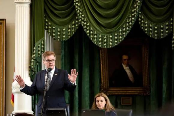 42 1 My Pho Thong Doc Bang Treo Giai 1 Trieu Usd Cho Nguoi To Cao Gian Lan Bau Cu