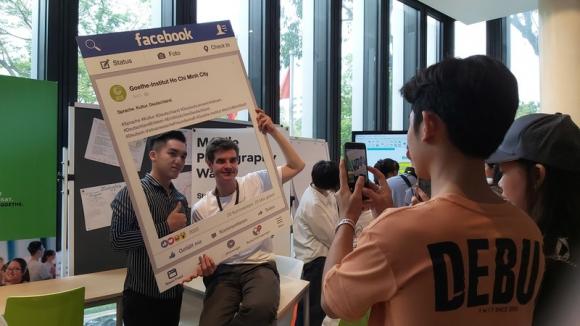 42 5 Manh Ghep Nuoc Duc Mung 45 Nam Quan He Viet Duc