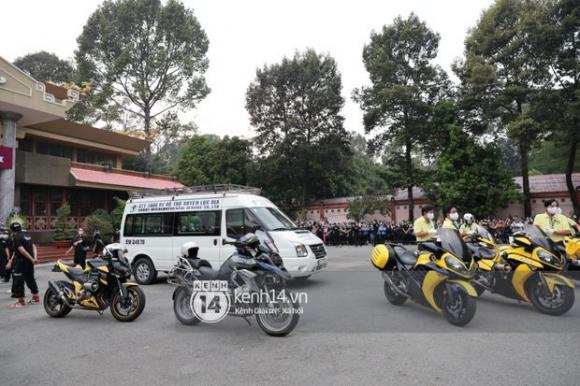 42 1 Le Tang Ns Chi Tai Tai Viet Nam Chuan Bi Dua Linh Cuu Co Nghe Si Ra San Bay Sang My Ns Hoai Linh Nghen Ngao Noi Loi Tien Biet