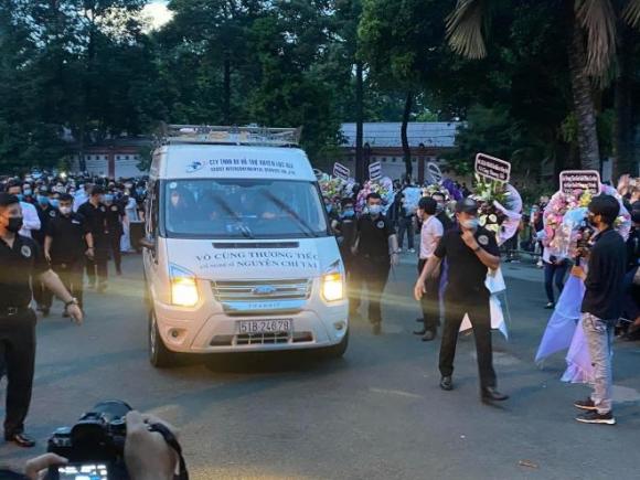 42 2 Tien Biet Chi Tai Hoai Linh Khoc Nghen Doi Dua Gio Chi Con Mot Chiec