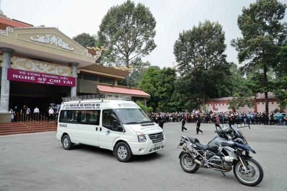 42 3 Le Tang Ns Chi Tai Tai Viet Nam Chuan Bi Dua Linh Cuu Co Nghe Si Ra San Bay Sang My Ns Hoai Linh Nghen Ngao Noi Loi Tien Biet