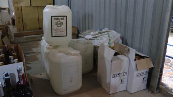 42 2 Pha Co So San Xuat Ruou Xo Chivas Gia