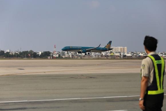 42 2 Chinh Thuc Dua Vao Khai Thac Duong Bang 2000 Ti Dong San Bay Tan Son Nhat