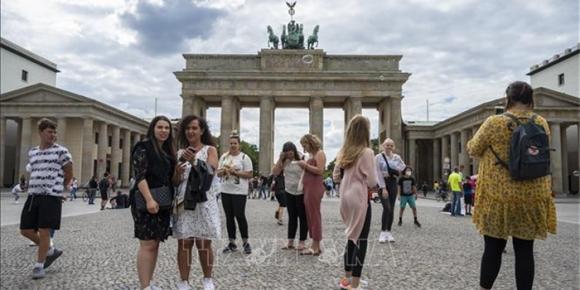 42 1 Thu Do Berlin Cua Duc Ban Hanh Lenh Cam Roi Khoi Noi Cu Tru Qua 15km