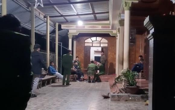 42 3 Vu Bat Ho Nam Trong Nha Dan O Ha Tinh Chu Nha La Nong Dan Co Nuoi Huou Lay Nhung