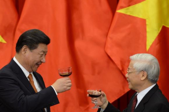 42 1 Ong Tap Can Binh Chuc Mung Tong Bi Thu Nguyen Phu Trong